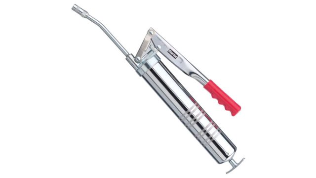 Free Things Up WIth the Clarke CGG400 Grease Gun
