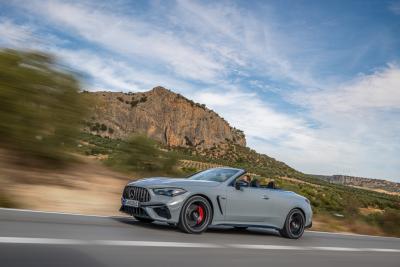 Mercedes-AMG CLE53 Cabriolet - driving