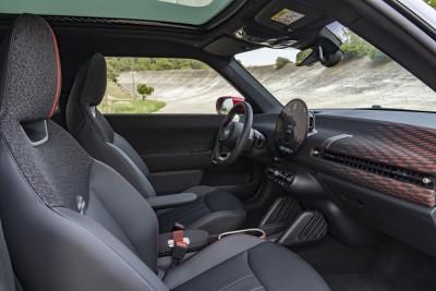 Mini Cooper JCW Electric - interior