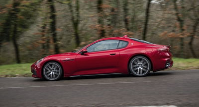 Maserati GranTurismo Trofeo - side, driving