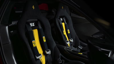 Piloti Ferrari 296 Speciale, seats