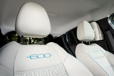 Fiat 600 Hybrid - interior