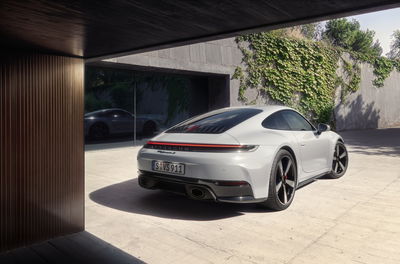 Porsche 911 Carrera S - rear
