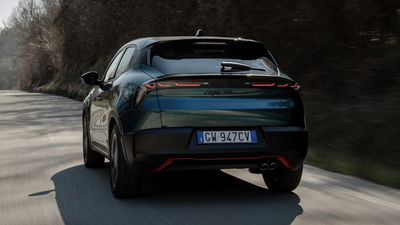 Alfa Romeo Junior Ibrida - rear, driving