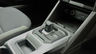 Dacia Duster Hybrid - interior detail