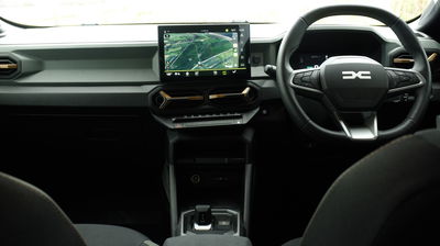 Dacia Duster Hybrid - interior