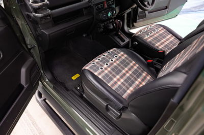 Suzuki Jimny 'Little D' - interior