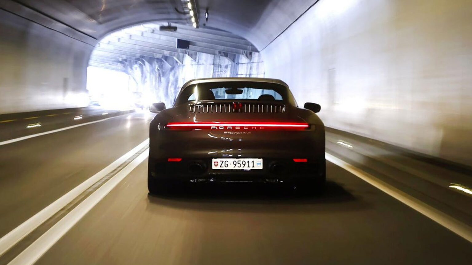 Porsche Patents ‘Tunnel Mode’, Eardrums Rejoice