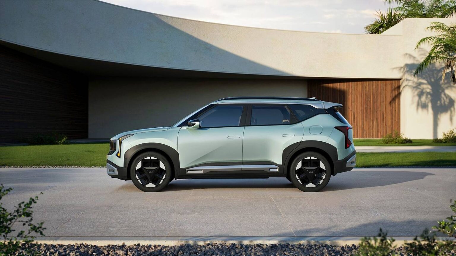 Kia Seltos Refreshed, Buffed And Better Looking