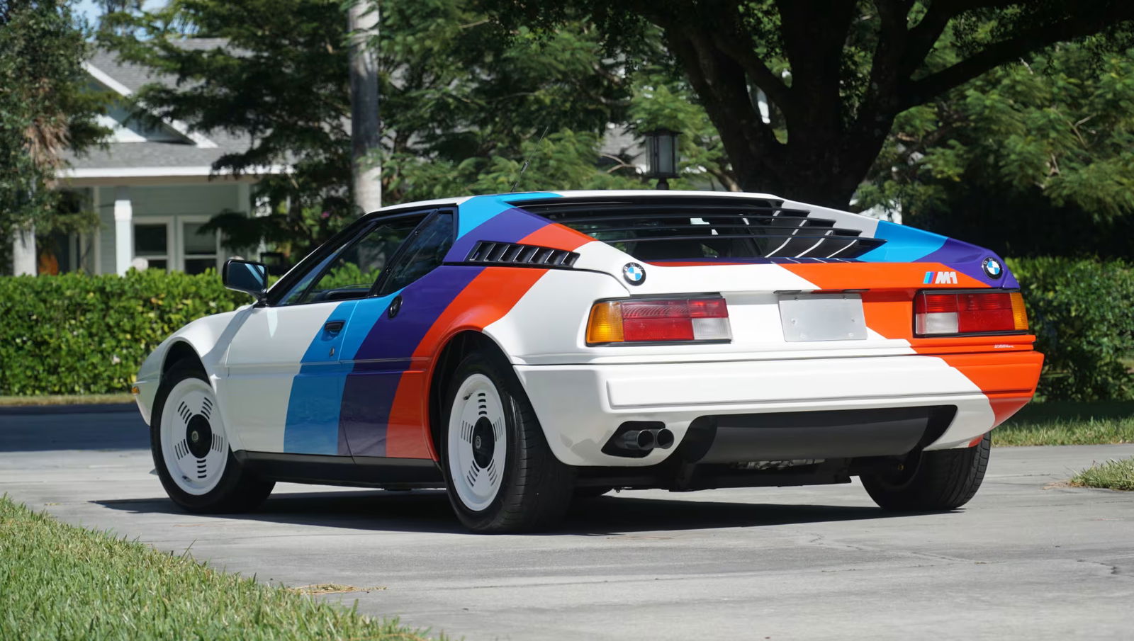 Ex-Niki Lauda BMW M1 - rear