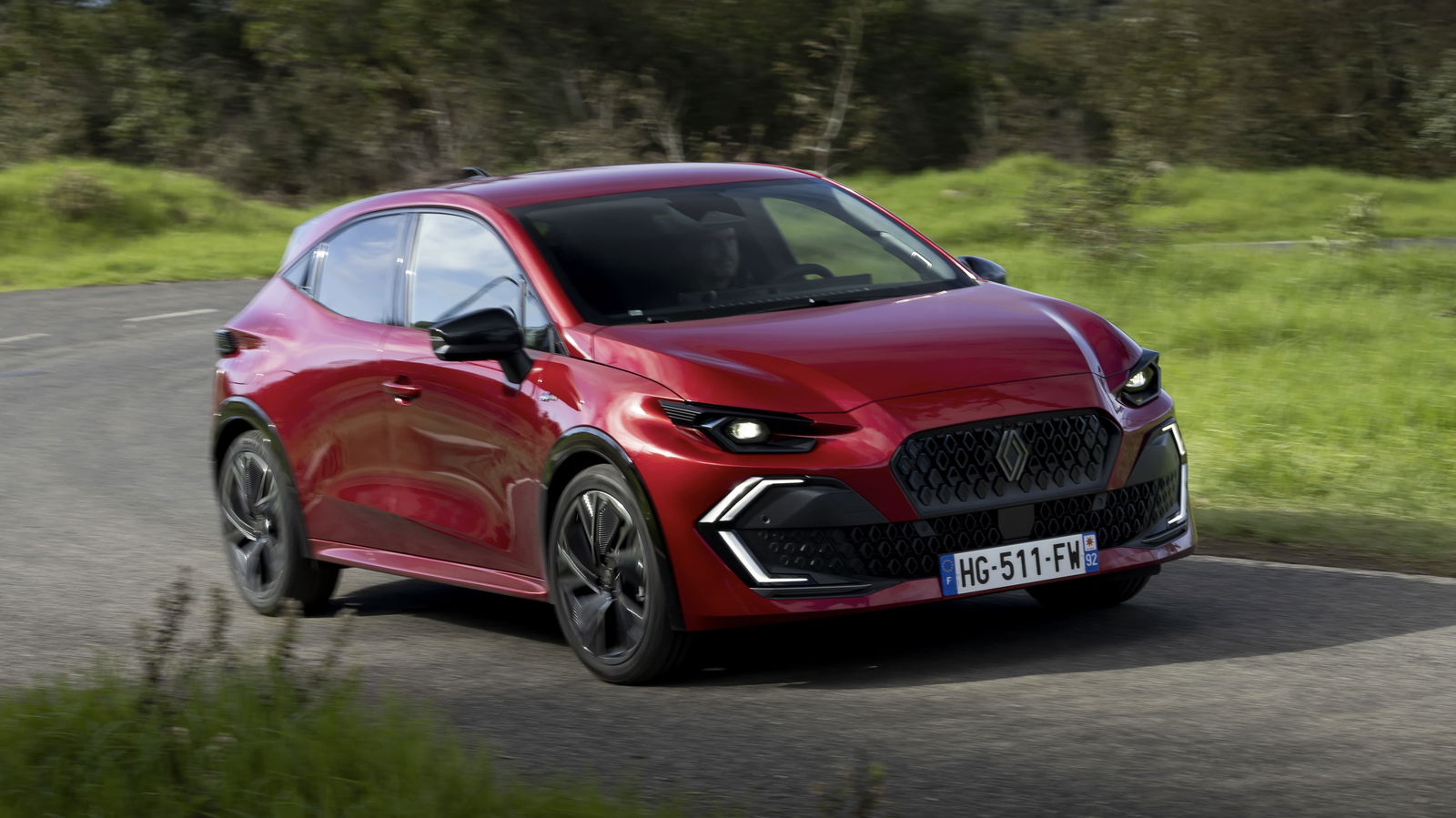 Renault Clio Mk6 - front, driving