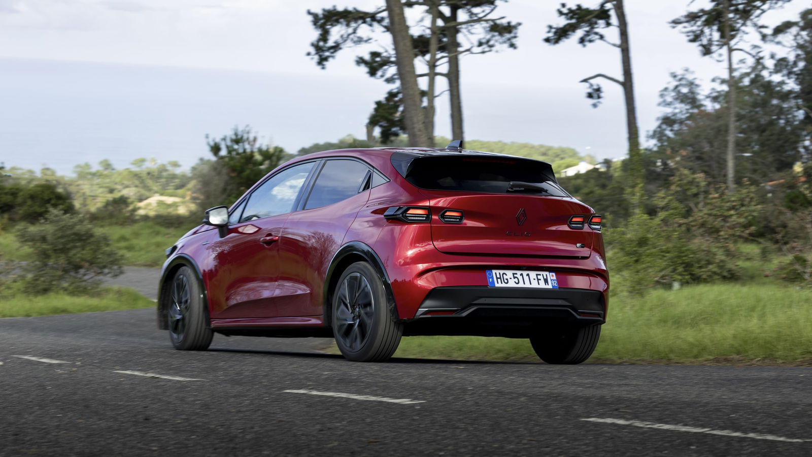 Renault Clio Mk6 - rear, driving