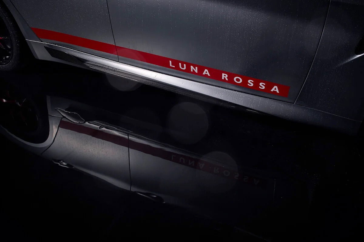 Alfa Romeo Giulia Quadrifoglio Luna Rossa