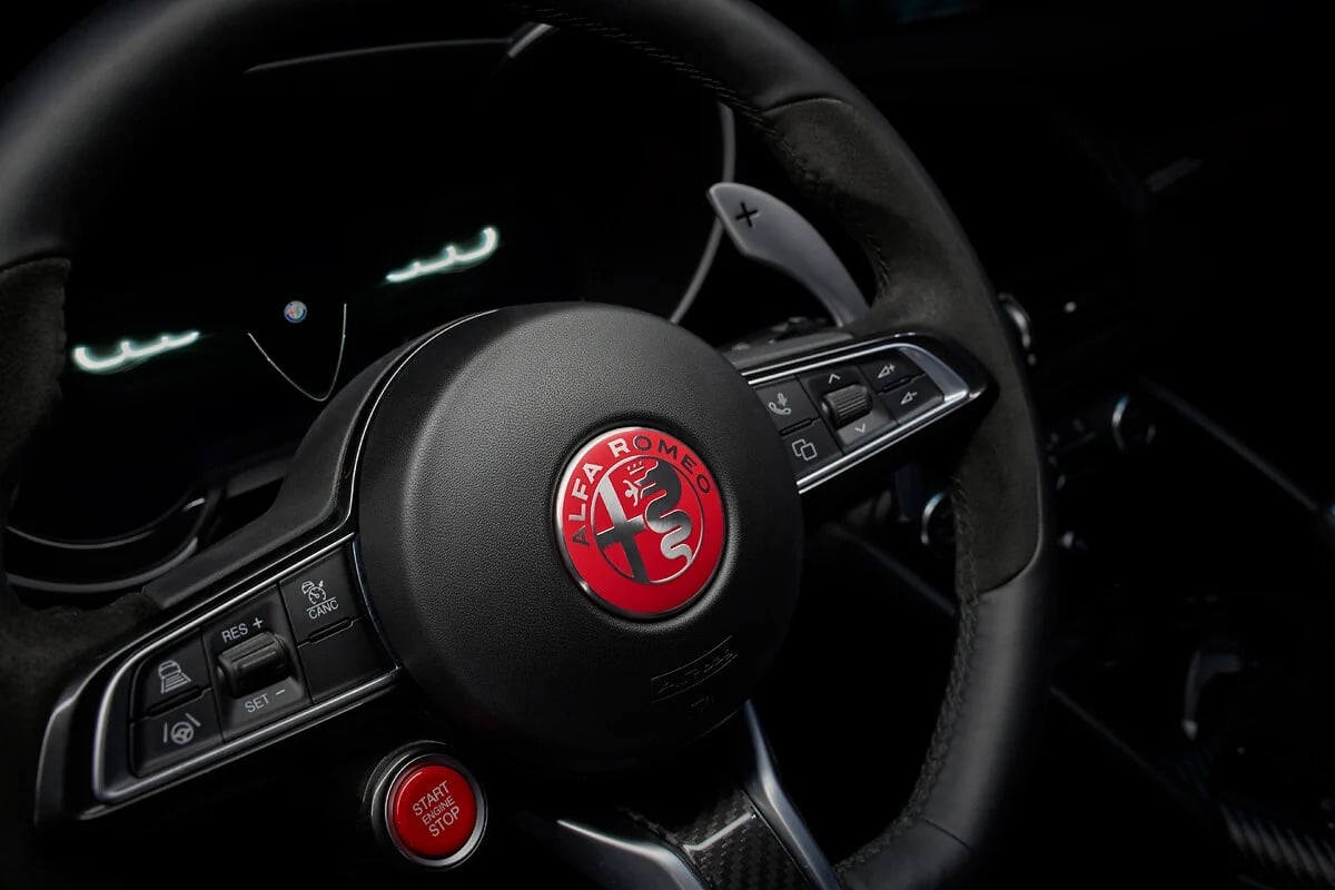 Alfa Romeo Giulia Quadrifoglio Luna Rossa