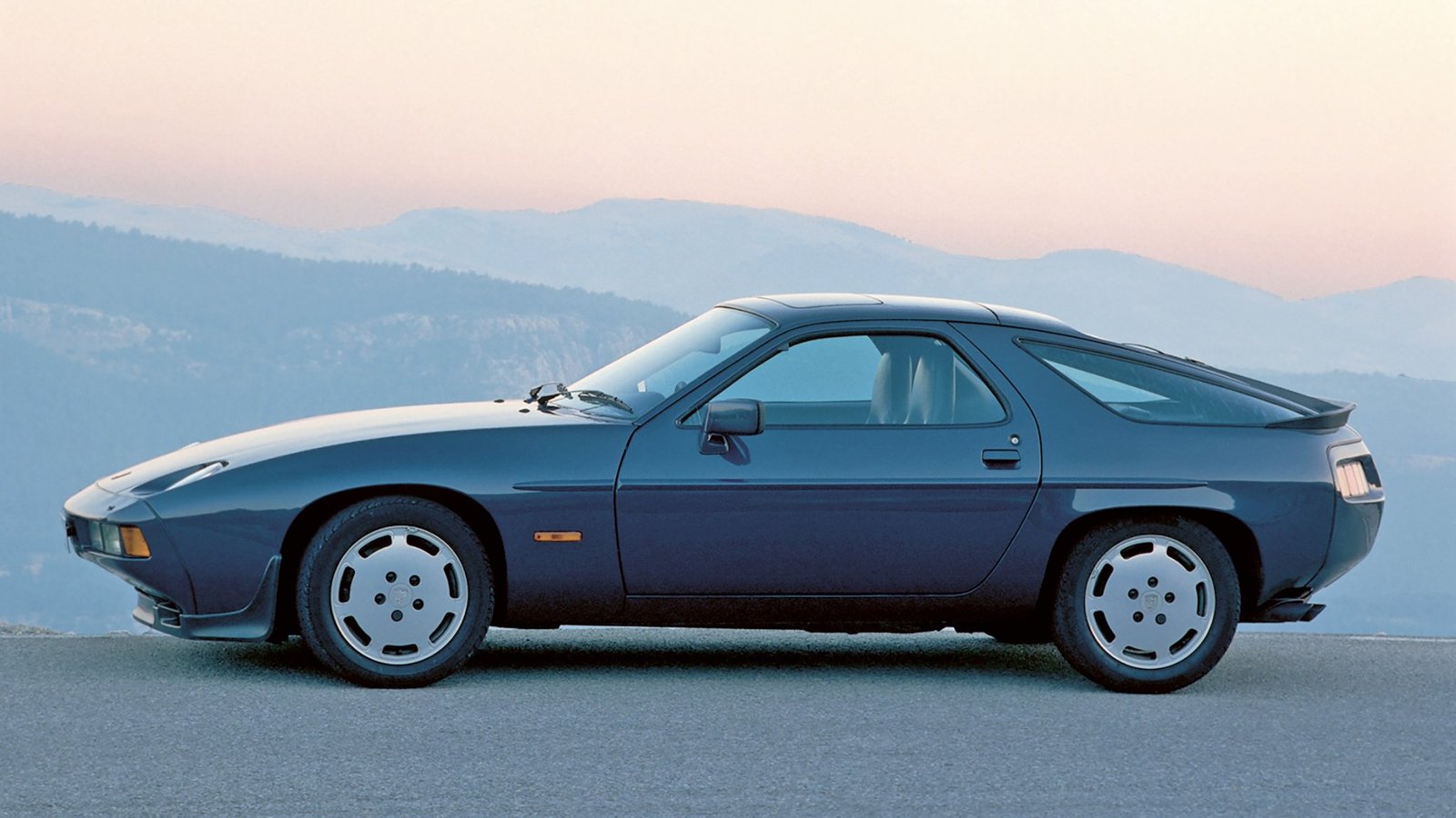 Porsche 928