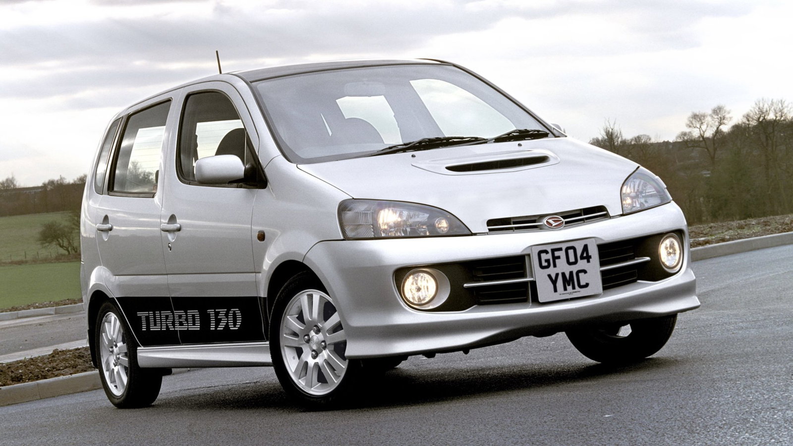 Daihatsu YRV Turbo 130 - front