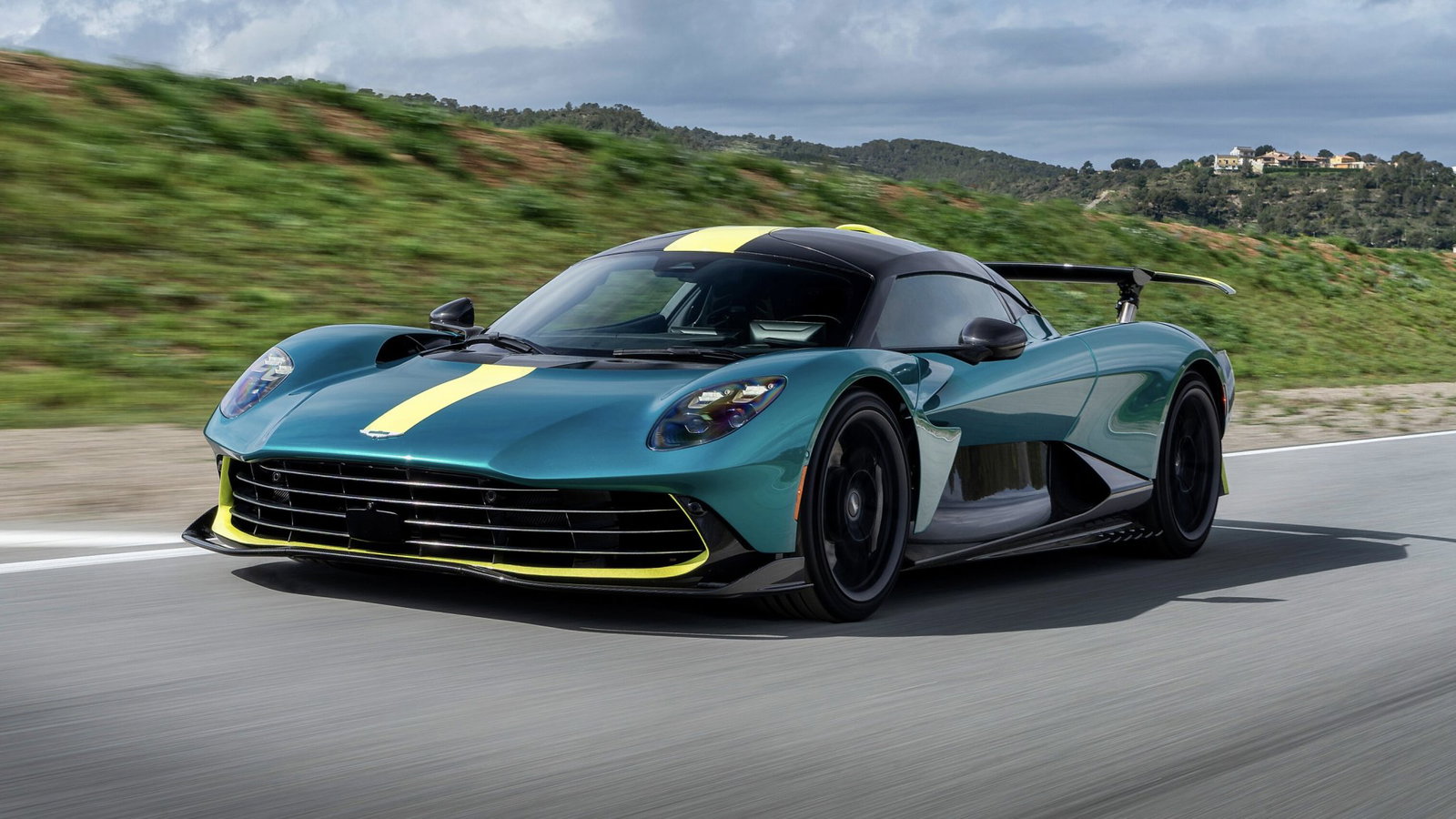 Aston Martin Valhalla