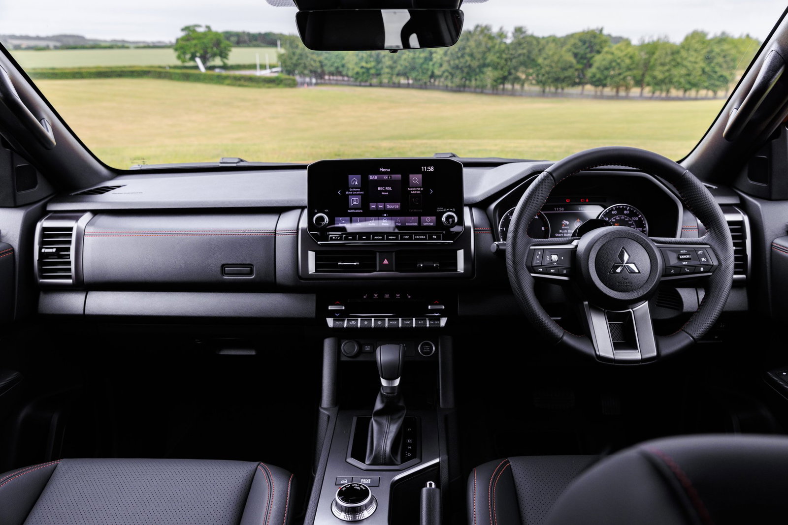 2026 Mitsubishi L200 - interior