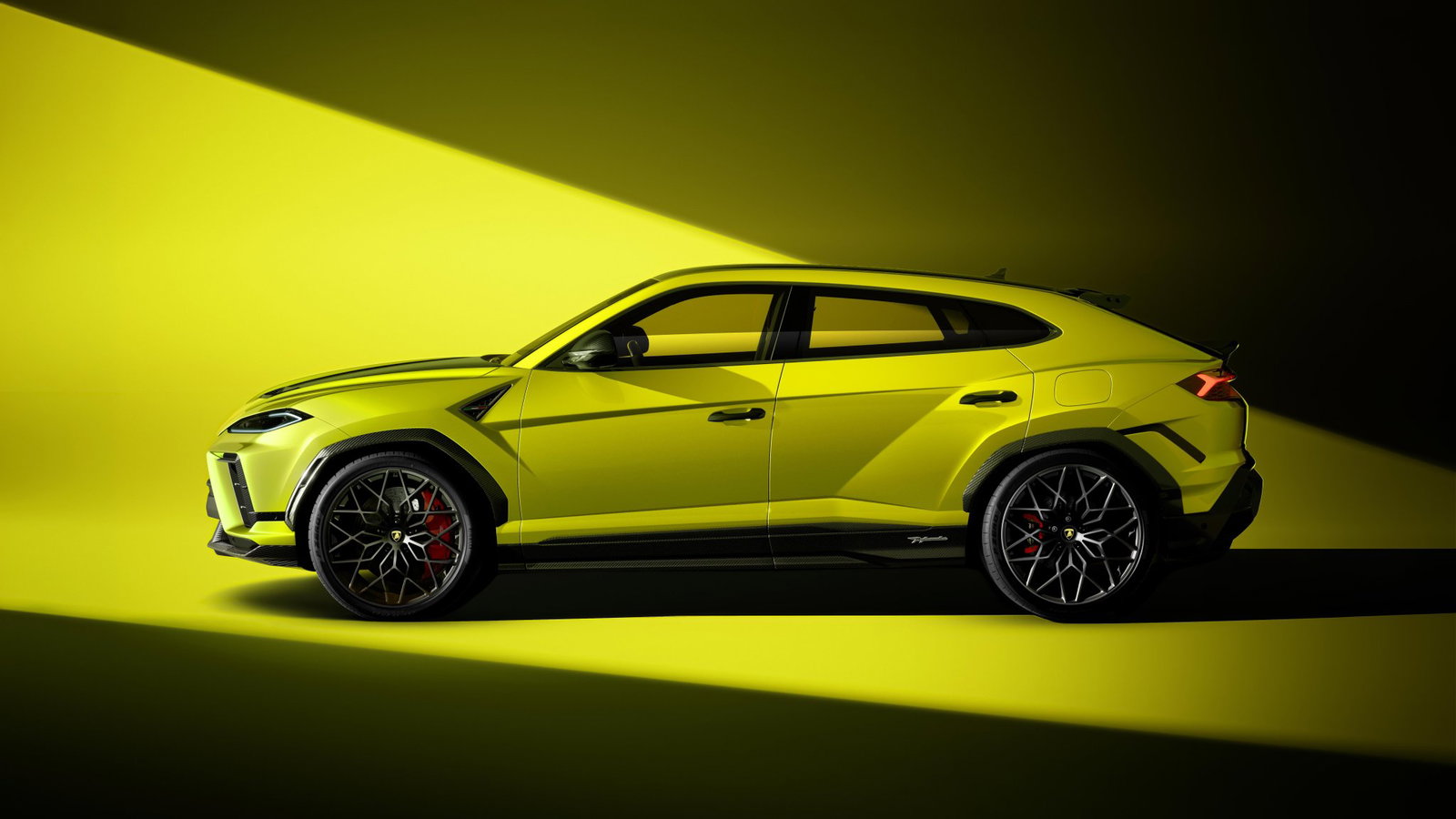 Lamborghini Urus SE Performante - side