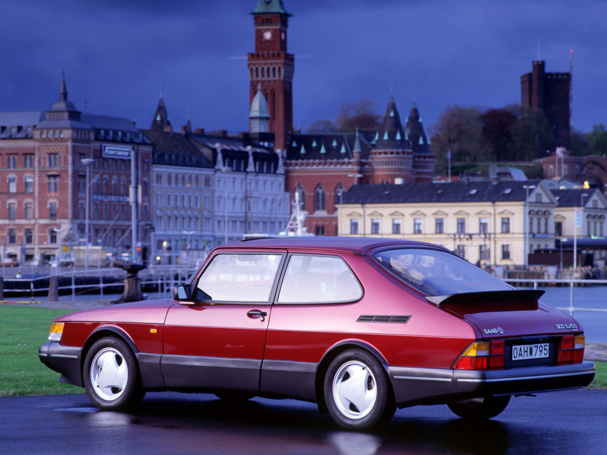 Saab Super Aero three-spokes