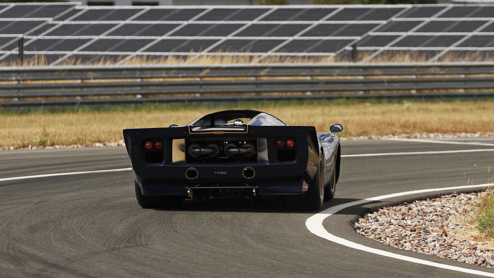 Lola T70S - rear, driving